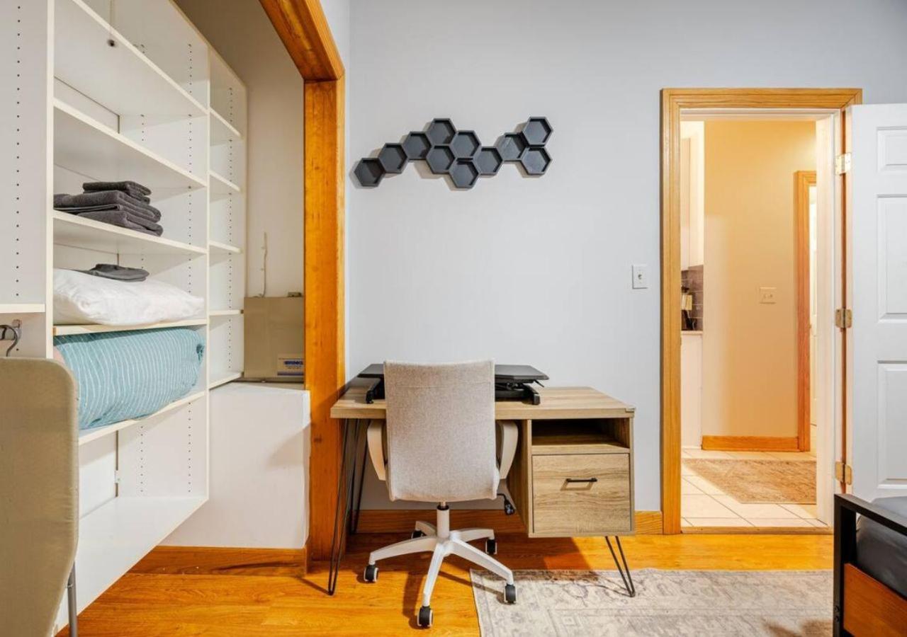 2 Bed Apt W/ Office, Free Parking, Near Wrigley Chicago Kültér fotó